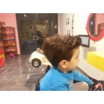 Çocuk Kuaförü Saç kesimi ( çocuk lara özel salonda )